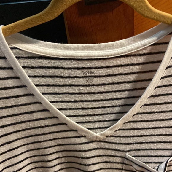 Mossimo tshirt - Picture 4 of 4